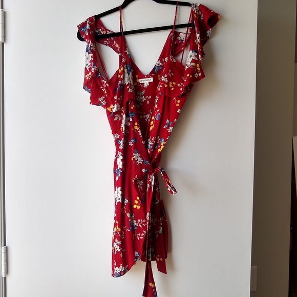 💙 NWOT cotton candy la red floral wrap dress - Picture 3 of 4